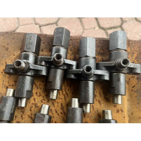 Wtryskiwacze Kompletne MTZ-50 D-50 Nowe Z Starych Zapasów